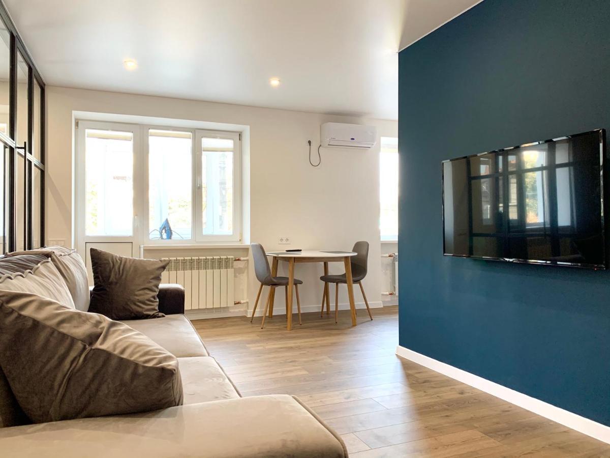 Navy City Center Apartment Двокімнатні Апартаменти В Центрі Міста Poltava Esterno foto